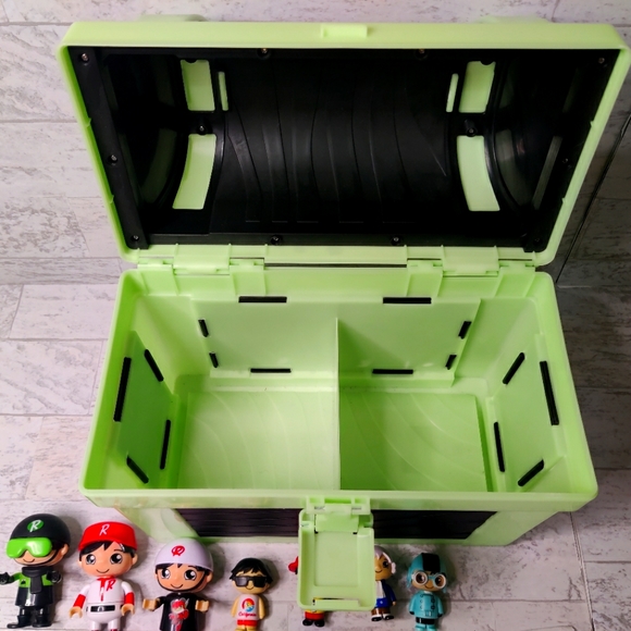 Ryan's World Toys Ryans World Action Figures With Glow In The Dark